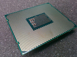 CPU para Servidor Xeon E5 2698 V4 de 20 Núcleos a 2.2GHz, Nuevo y Económico - Product Image 1