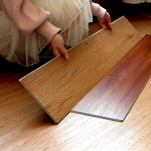 Losetas Autoadhesivas de Vinilo PVC para Pisos, Resistentes al Agua, con Diseño de Madera, para Interiores, Hogar, Oficina, Salón, Rectangulares, Superficie Lisa, Diseño Moderno - Product Image 4