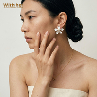 Anting Tusuk Bunga Bertekstur Perak Lapis Emas Kuningan Klasik Withher, Anting Bunga Elegan untuk Pesta dan Sehari-hari, Grosir untuk Wanita