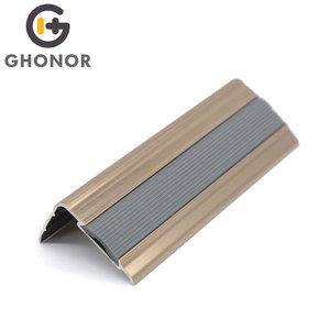 Escaleras de punta redondeada, protector de borde de <span class=keywords><strong>paso</strong></span>, bordes de azulejo, inserto de nariz, tiras de goma antideslizantes, escalera de Pvc, nariz de escalones - Product Image 1