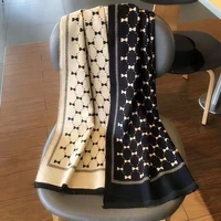 Dernière conception d'excellente qualité noir et blanc couleur assortie écharpe femmes en gros Pashmina châles