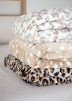 Rustikale Doppellagige Luxuriöse Plüsch-Warme Flauschige Weiche Reh- und Kuh-Imitat-Kaninchenfell-Minky-Winterdecke, Andere Nerzdecken für Erwachsene