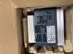 Schneiders ATV310H037N4E/200W de potencia nominal de 220V, controlador de frecuencia ATV de potencia nominal de V - Product Image 5