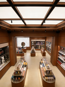 Estante de acrílico personalizado para juguetes sorpresa |   Solución Integral para Decoración de Interiores y Exhibición de Productos en Tiendas de Cajas Sorpresa - Product Image 5