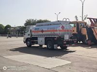 Camion-citerne à carburant diesel Junling Steel, configuration premium, étanche, anti-explosion, sûr pour le transport de pétrole
