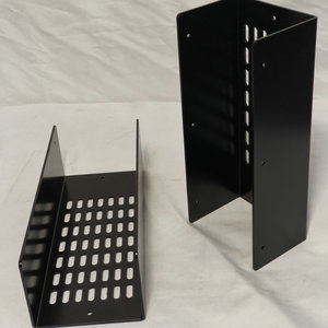 Pièce de rack de serveur en tôle sur mesure en acier inoxydable de 1 mm d'épaisseur avec design en maille respirante pour usage industriel - Product Image 1