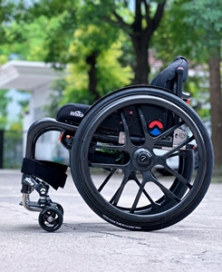 <span class=keywords><strong>Silla</strong></span> <span class=keywords><strong>de</strong></span> <span class=keywords><strong>ruedas</strong></span> A8, <span class=keywords><strong>silla</strong></span> <span class=keywords><strong>de</strong></span> <span class=keywords><strong>ruedas</strong></span> <span class=keywords><strong>para</strong></span> discapacitados, <span class=keywords><strong>ruedas</strong></span> delanteras <span class=keywords><strong>de</strong></span> carbono <span class=keywords><strong>de</strong></span> goma <span class=keywords><strong>de</strong></span> 4 pulgadas, <span class=keywords><strong>ruedas</strong></span> <span class=keywords><strong>de</strong></span> transmisión <span class=keywords><strong>de</strong></span> 24 pulgadas y 26 pulgadas <span class=keywords><strong>para</strong></span> discapacitados - Product Image 5