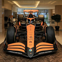 Escultura Personalizada de Fibra de Vidrio Proceso de Fibra de Carbono Simulación de Coche de Carreras Fórmula 1 Modelo 1:1 Decoración Artesanal en Resina