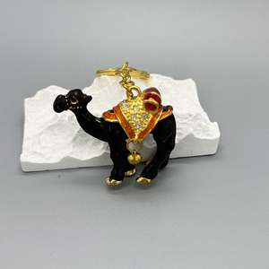 Venta al por mayor personalizado Zinc Arabia Saudita Omán Qatar turismo recuerdo Mini camello 3D Metal oro Vintage llavero - Product Image 4