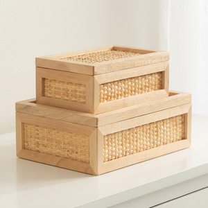 Un diseño único pero útil para apilar, ideal para colocar sobre una estantería, mesa de entrada o como conjunto de cajas de ratán. - Product Image 1