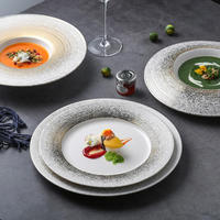 Assiettes plates en céramique personnalisées avec logo imprimé, bord doré, vaisselle de restaurant, plat à dessert blanc, assiette ronde en porcelaine