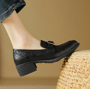 Botas de cuero genuino para mujer, cómodas, con cordones y cremallera, con plataforma, duraderas, transpirables, de piel de becerro, para la vida diaria. - Product Image 4