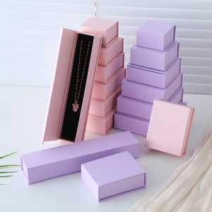 Boîte d'emballage en papier écologique personnalisée avec logo estampé à chaud, magnétique, pour bijoux (boucles d'oreilles, bagues, colliers, bracelets) avec sac à main - Product Image 4