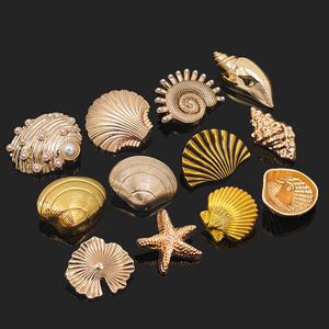 Boutons personnalisés fabriqués sur mesure, forme irrégulière, coquillage, conque, étoile de mer, forme spéciale, en alliage de zinc, avec logo personnalisé. - Product Image 1