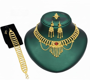 Hermoso Collar de Joyería, Gargantilla, Collar con Placa, Conjunto de Joyería de 4 Piezas, Conjunto de Joyería Moderno, Elegante y Perfecto - Product Image 3