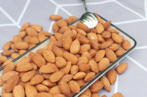 Grosses amandes naturelles et saines prêtes à manger sans additifs alimentaires Amandes vendues à chaud - Product Image 4