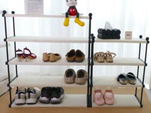 رف تخزين بلاستيكي على الطراز الاسكندنافي بجانب السرير مع خمس طبقات ومقاوم للأتربة لتزيين غرفة المعيشة - Product Image 4