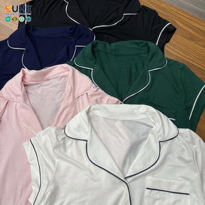 ชุดนอนผู้หญิง SUHE ผ้าเรยอนถักเนื้อนุ่ม แขนสั้น สำหรับฤดูร้อน พร้อมเชือกผูกเอว แต่งขอบด้วยผ้าปิ๊ปปิ้ง มีกระเป๋า กางเกงขาสั้น ใส่สบาย - Product Image 4