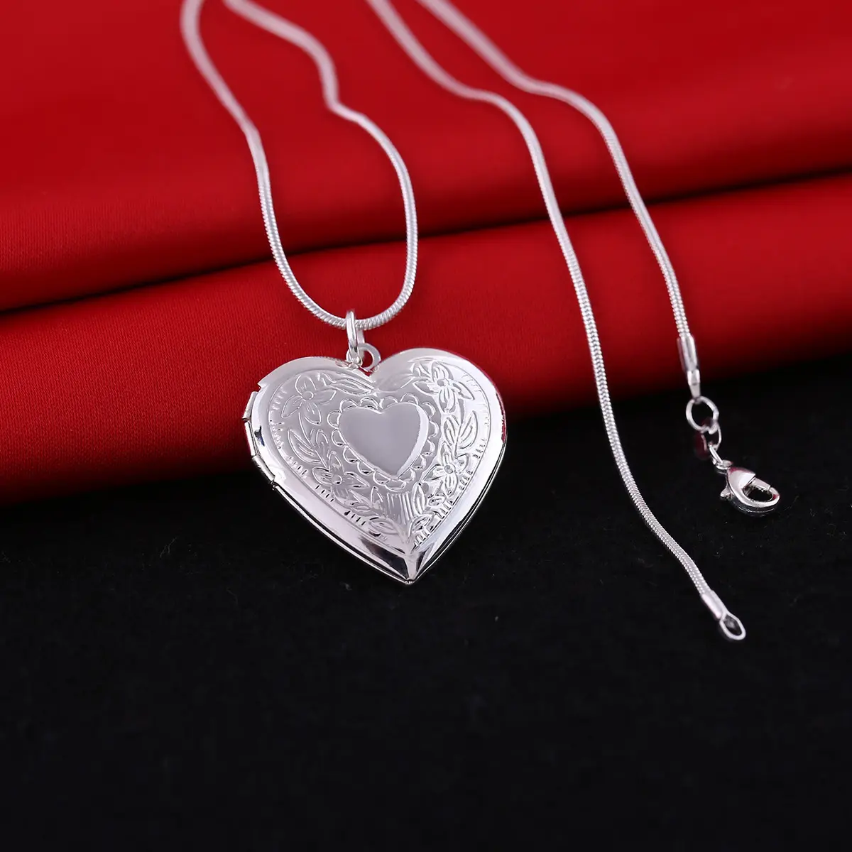 Fashion 925 Silver plated Romantic Stylish Lady Jewelry Gothic Choker Collar Women Open Heart Photo Frame Pendant Necklace