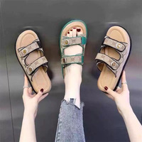 Chaussons légers pour femmes en gros directement de l'usine, chaussures de plage d'extérieur, antidérapants, pour femmes, chaussons de créateurs pour femmes