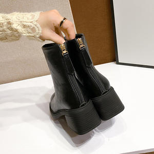 أحذية نسائية قصيرة جديدة للخريف والشتاء بسحاب، أحذية كاجوال بطراز عتيق - Product Image 3