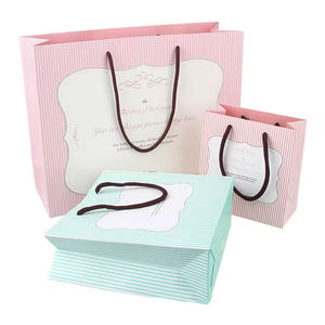 Sacs en papier d'emballage de luxe pour boutique de cadeaux, personnalisés, à rayures noires et blanches, avec logo - Product Image 4