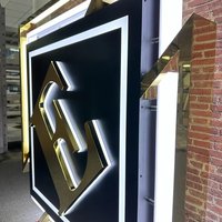 Boîte à lumière LED simple, idéale pour les magasins, avec bordure de luxe en acier inoxydable 304, boîte à lumière LED et panneau publicitaire lumineux