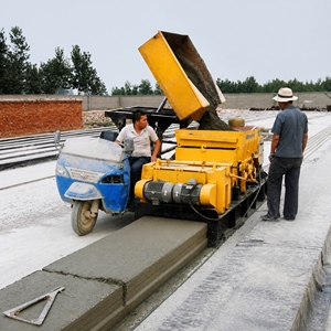 Macchina Automatica <span class=keywords><strong>per</strong></span> la Produzione di Blocchi Cavi in Cemento Armato Controllata da PLC con Sistema di Spremitura Meccanica - Product Image 2