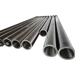 Tubería de Acero Redonda Sin Costura de Buena Calidad, ASTM A335/A335M P5/P9/P11, Tuberías Certificadas para Perforación Petrolera - Product Image 1