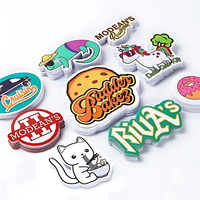 Stickers Personalizados Troquelados Autoadhesivos de Vinilo PVC Blanco, Duraderos, Impermeables, con Impresión Resistente a UV y Fáciles de Despegar