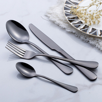 Vente en gros de coffret cadeau 24pcs couverts argenterie de haute qualité en acier inoxydable fourchette cuillère couteau noir ensemble de couverts