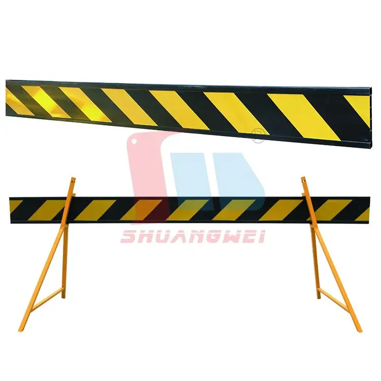 2500(L)X190(W)Mm Roadworks PVC Reflective Road Block Barricade Safety Barrier Board With Class 1 Reflective Sheet