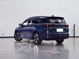 Il Wuling Kejie <span class=keywords><strong>1</strong></span>.5T CVT Flagship First Class 2020 è un MPV compatto. - Product Image 4