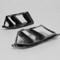 Kit de garnitures de ventilation automobile en fibre de carbone sergé brillant moulé sur mesure OEM avec ouvertures à persiennes et languettes de fixation