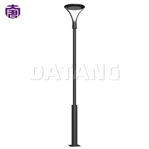 Lampadaire LED extérieur contemporain et étanche pour l'éclairage des rues, des places, des campus, des centres de villégiature et des aménagements paysagers - En vente - Product Image 5