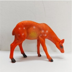 Ornement en plastique de simulation de cerf Sika Quanfangyuan pour la décoration intérieure, accessoire artisanal de table, motif animal peint - Product Image 1