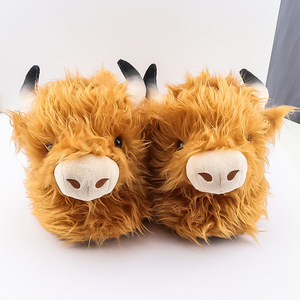 Chaussons Bottes d'Intérieur Antidérapants en Peluche Douce et Moelleuse Motif Vache des Highlands pour Femme, <span class=keywords><strong>Homme</strong></span> et Adulte – Idéal Hiver - Product Image 2