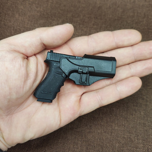 Llavero de pistola con funda G17, modelo metálico 1:3, miniatura de 7 cm, impermeable, novedoso, genial juguete, regalos en stock - Product Image 6