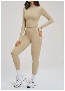Ensemble de yoga écologique grande taille avec logo personnalisé, fermeture éclair, manches longues, vêtements de sport ajustés pour la course en extérieur, tenue de sport pour femme, vente en gros - Product Image 3