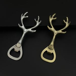 Abridor de Botellas con Forma de Asta de Ciervo Multicolor, Abridor de Cerveza Rústico de Aleación de Zinc para Decoración de Bar o Boda, Abridor de Botellas Plano con Forma de Cabeza de Ciervo - Product Image 2