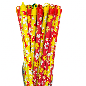 Balai à câble en PVC souple moderne et imperméable 120cm*2.2 pour jardin, avec manche en bois et poils naturels - Product Image 1