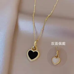 Black And White Love Pendant Light Luxury Reversible Shell Light Luxury Enamel Heart Necklace