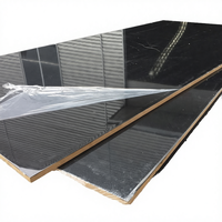 Panneau MDF haute brillance avec revêtement UV/PET pour présentoirs de magasins, stands d'exposition et décoration de musées