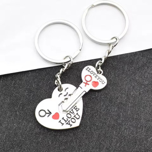 Llavero <span class=keywords><strong>de</strong></span> Pareja con Forma <span class=keywords><strong>de</strong></span> Corazón y Candado, Grabado con Te Amo, Llavero Metálico para Enamorados, Regalo para Aniversario o San Valentín - Product Image 4
