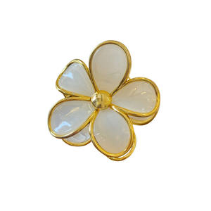 Goreisi Vintage Tortoiseshell Women's High-End Hair Claw Ponytail Half-Up Clip Milk White Egg Flower Hair <strong>Accessory</strong> Asymmetric - Product Image 4