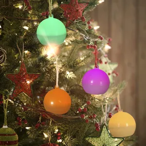 工厂供应彩色圣诞球闪光LED圣诞装饰球用于家庭装饰圣诞节