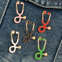 Broche en émail souple personnalisée en gros, motif stéthoscope, pour uniforme, sac ou décoration médicale (médecin, infirmière)