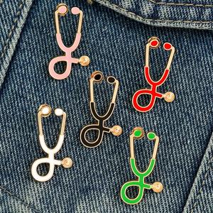 卸売カスタマイズブローチピン漫画風クリエイティブドクターミニ聴診器ブローチジュエリーチャームブローチピン - Product Image 2