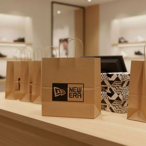 Bolsas de Papel con Logotipo Personalizado al por Mayor, Bolsas de Regalo Negras y Marrones de Lujo con Asas, Empaque Ecológico y Duradero para Minoristas - Product Image 2