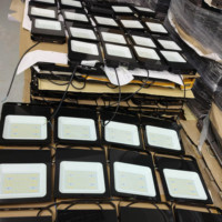 Reflector LED delgado de 7 años de garantía, IP67, 100w, 70w, 50w, CRI>80, 3 CCT, 5 CCT con color seleccionable y múltiples opciones de potencia.